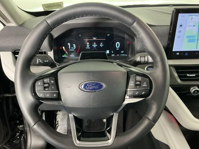 Used 2026 Black Ford Platinum image 19