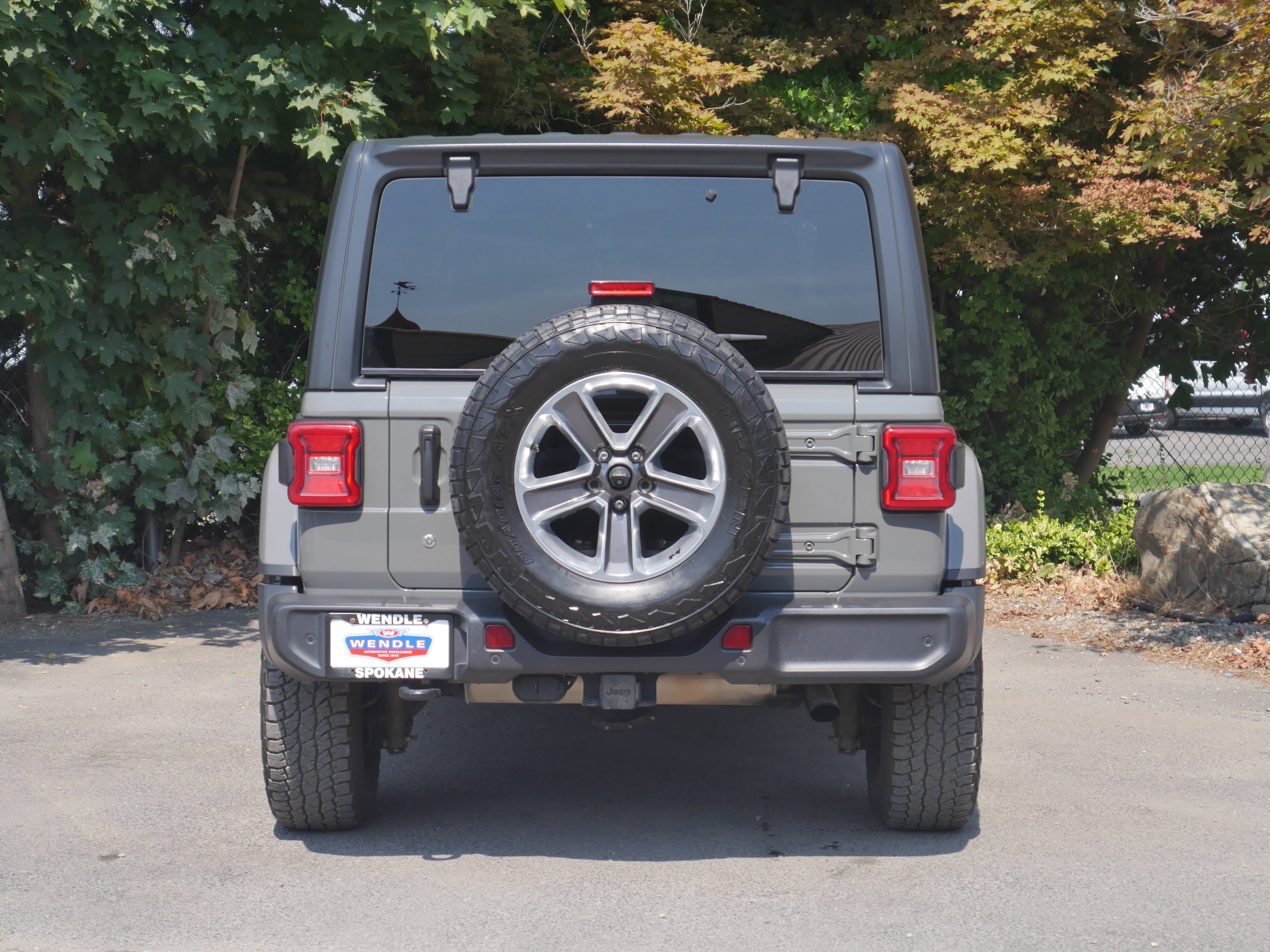 Used 2018 Sting Gray Clearcoat Jeep Sahara image 19