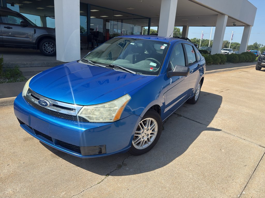 Used 2011 Blue Flame Metallic Ford SE image 10