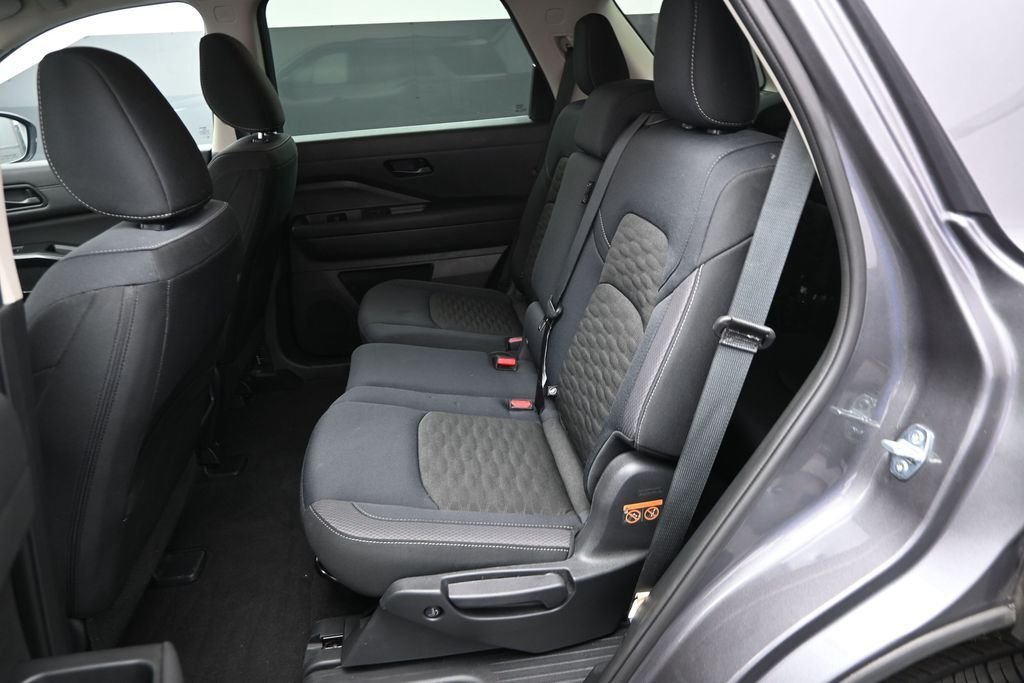 Used 2025 Gray Nissan SV image 16
