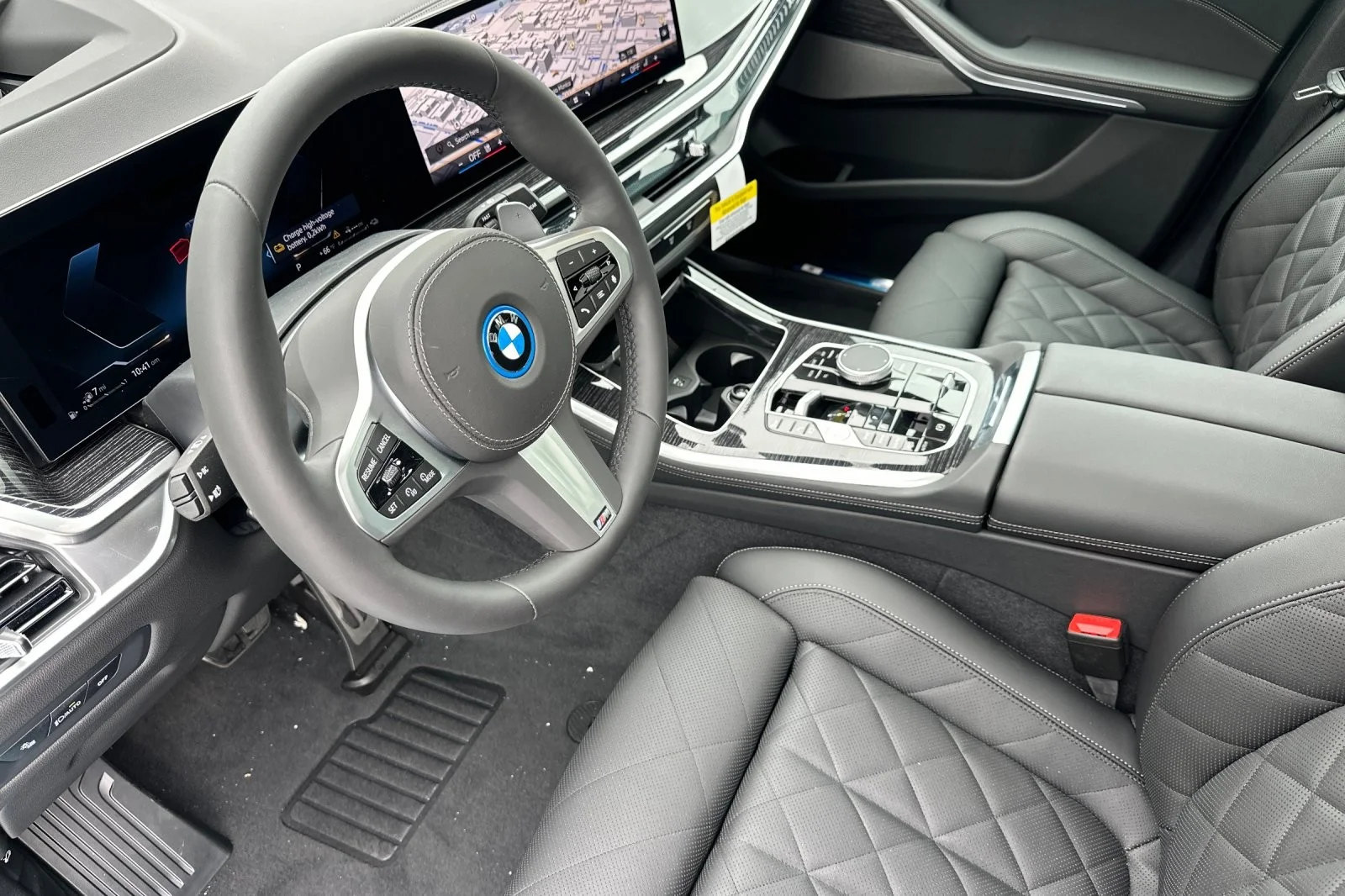 New 2026 Carbon Black Metallic BMW xDrive50e image 9