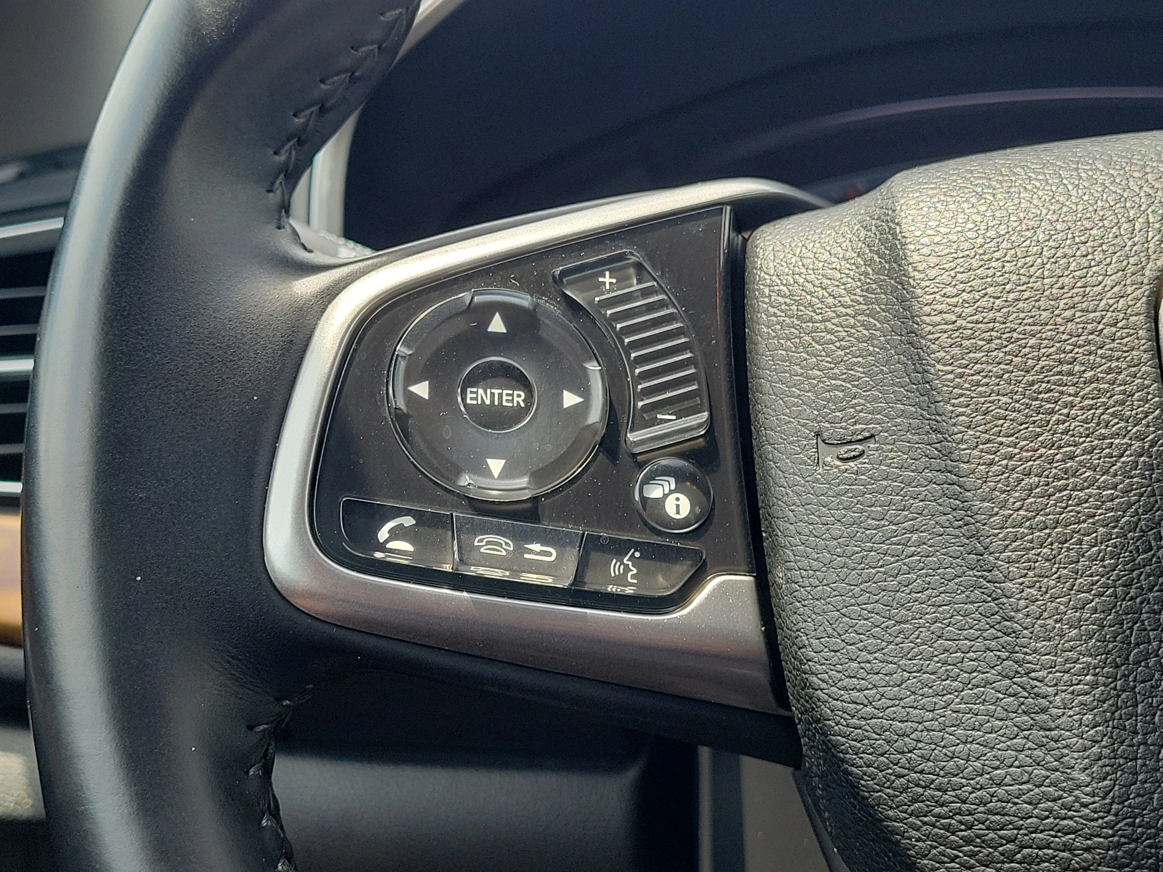 Used 2017 White Honda EX-L image 21