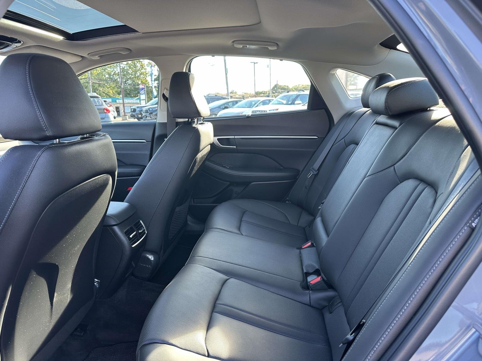 2024 Hyundai Sonata Hybrid Limited - Photo 17
