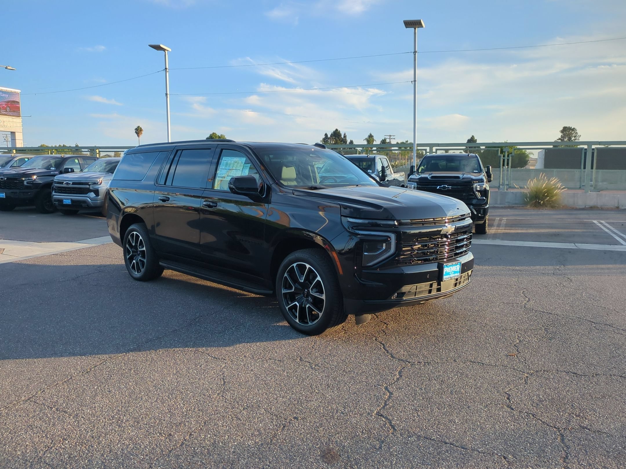 2026 Chevrolet Suburban RST - Photo 7