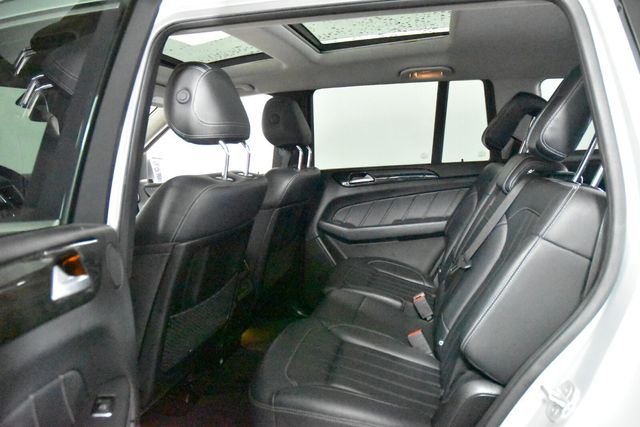 Used 2016  Mercedes-Benz GL 450 image 35