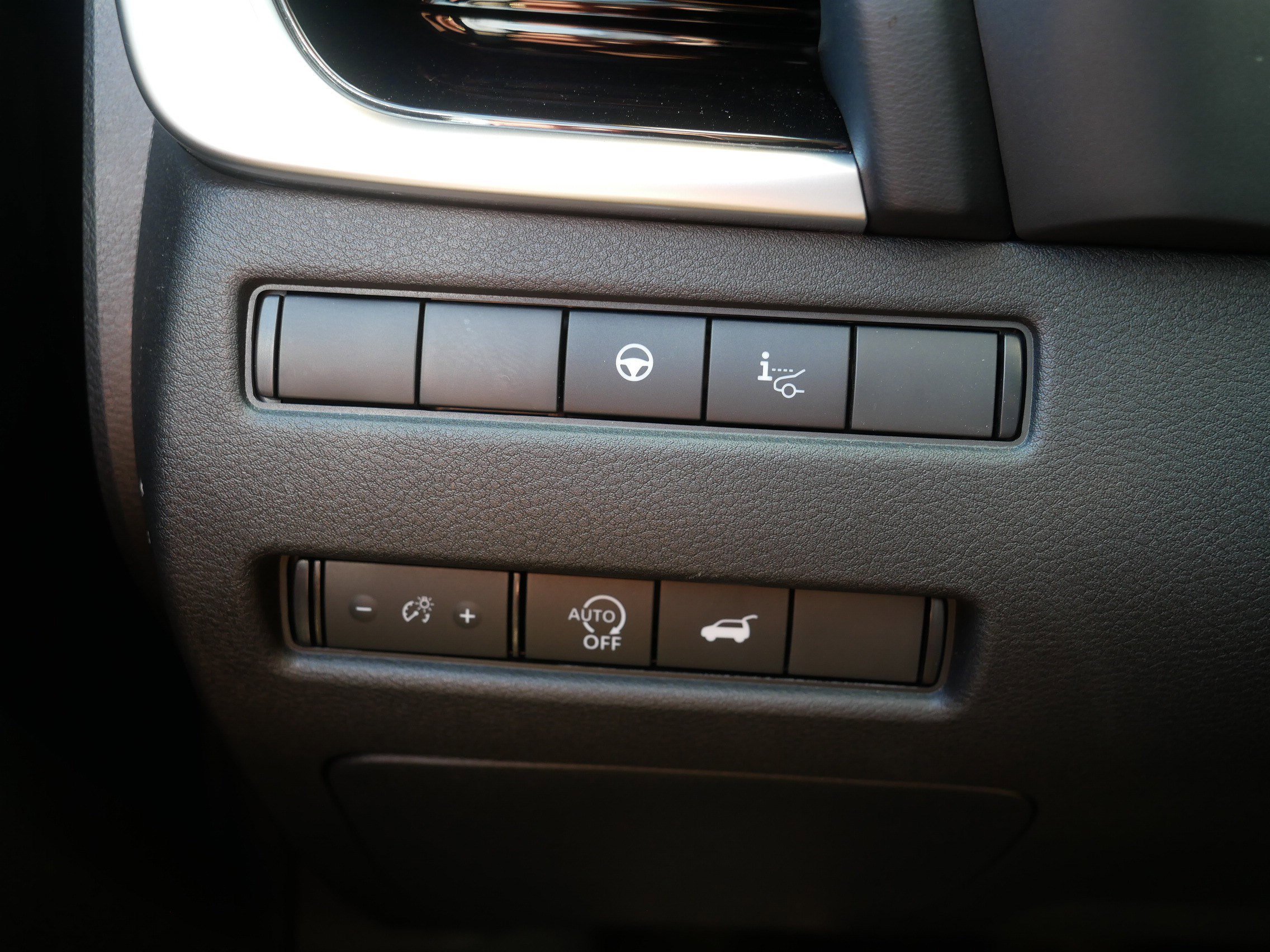 Certified Used 2025 Super Black Nissan SL image 26