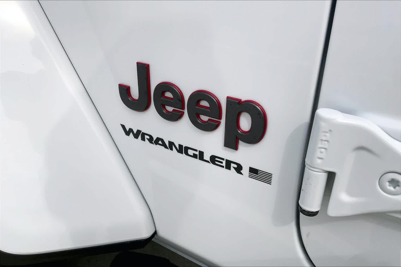 Used 2024 Bright White Clearcoat Jeep Rubicon X image 30