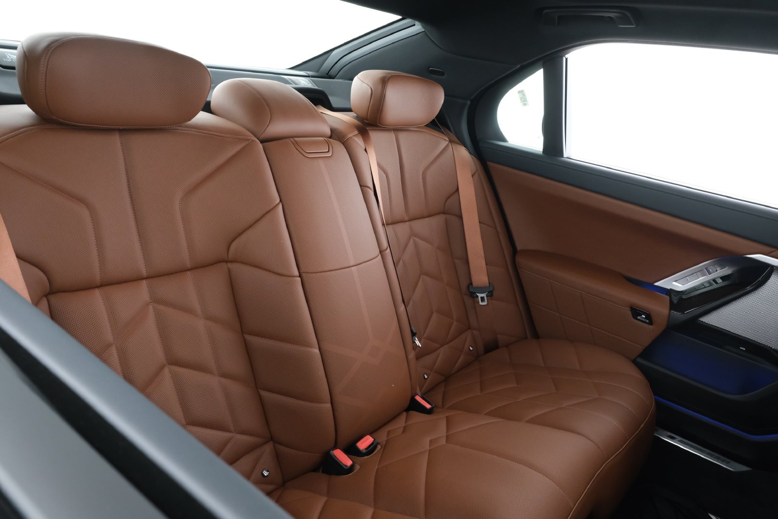 2025 BMW 7 Series 760i - Photo 40