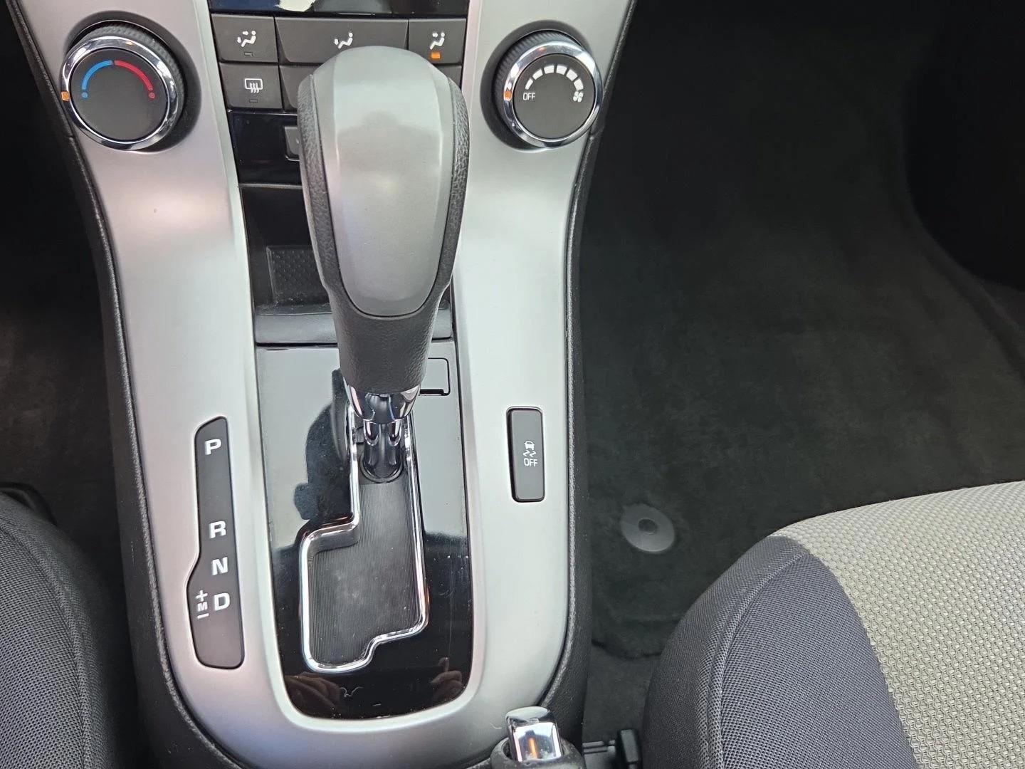 Used 2014 BLUE RAY METALLIC Chevrolet LS image 14