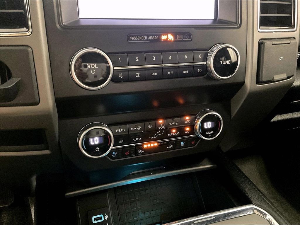 Used 2019 Blue Ford XLT image 27