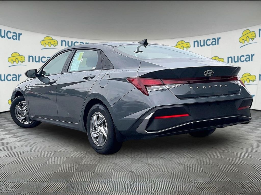 Used 2024 Gray Hyundai SE image 4