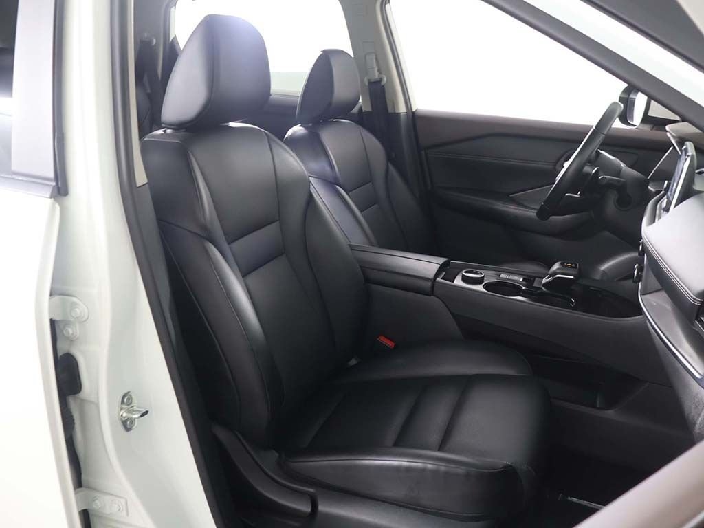 Used 2023 White Nissan SV image 32
