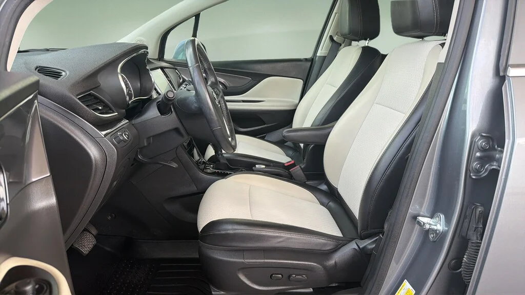 Used 2020 Satin Steel Buick Sport Touring image 17