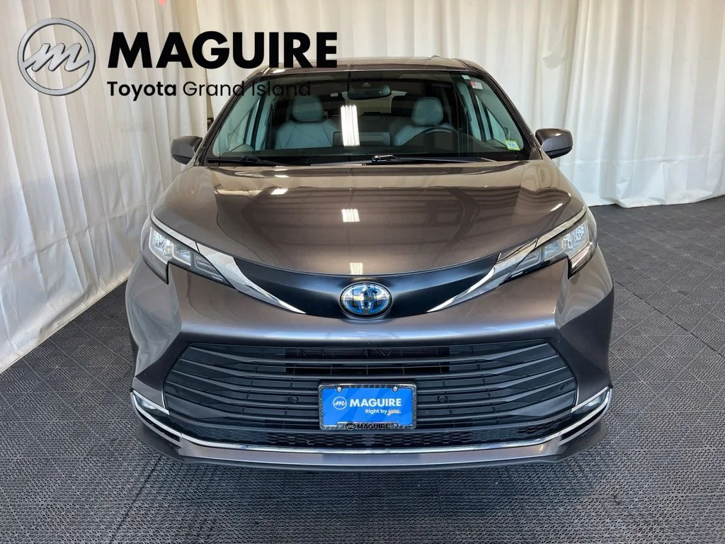 Used 2022 Gray Toyota XLE image 35