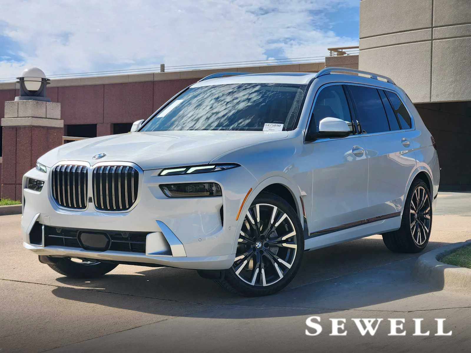 2027 BMW X7