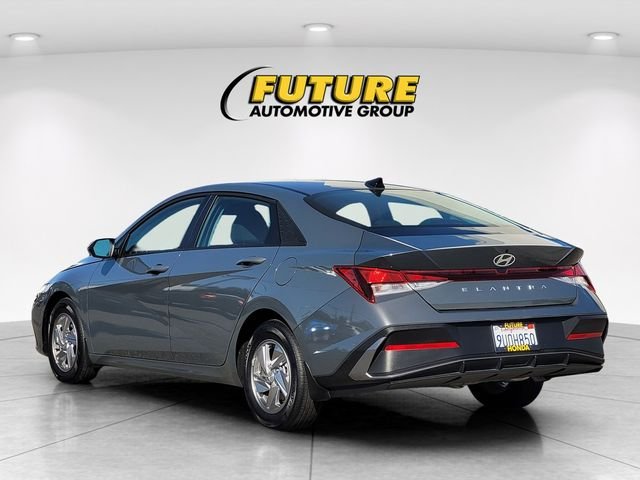 Used 2025 Gray Hyundai SE image 7