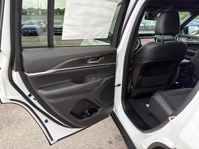 New 2026 White Jeep Altitude image 10