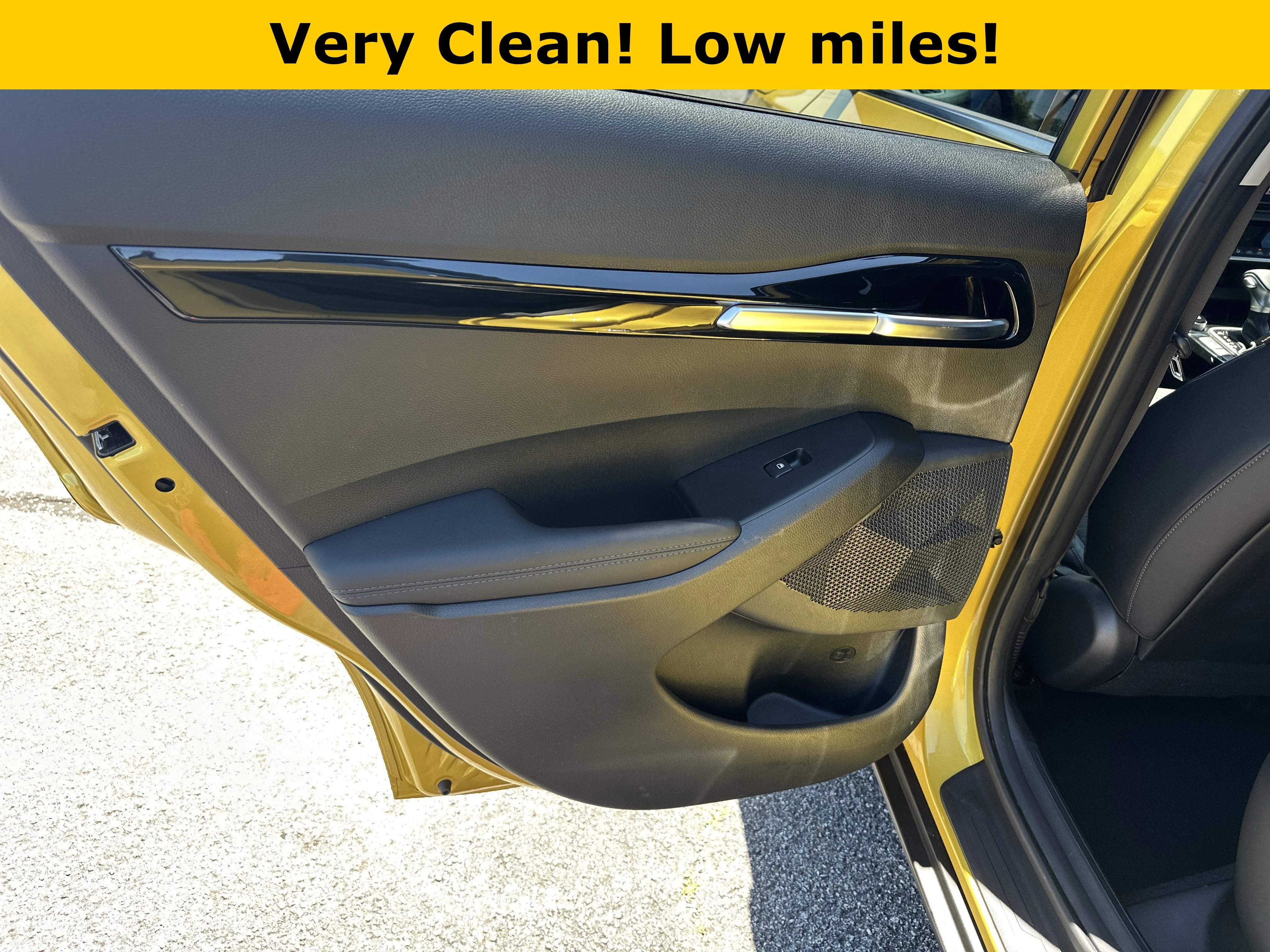 Used 2023 Starbright Yellow/Black Roof Kia Nightfall image 25