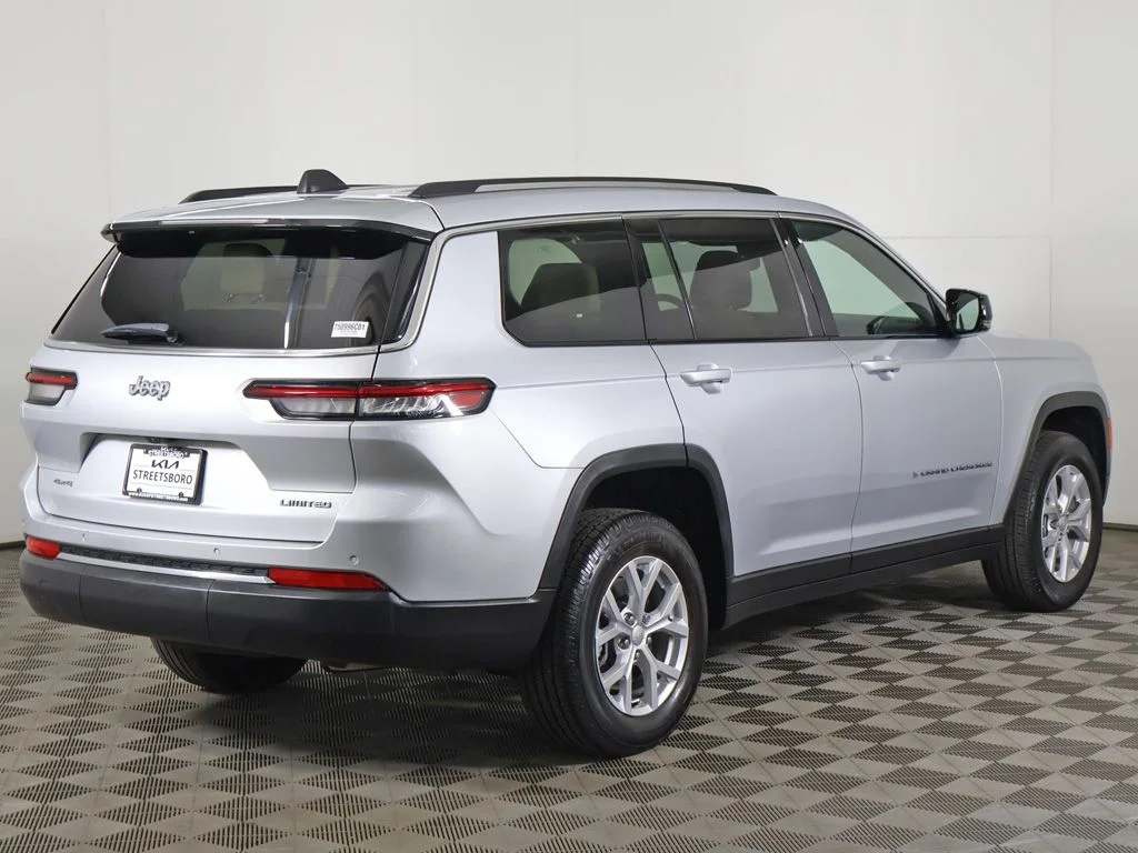 Used 2023 Silver Jeep Limited image 13
