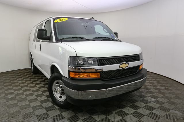 Used 2024 White Chevrolet Work Van image 3