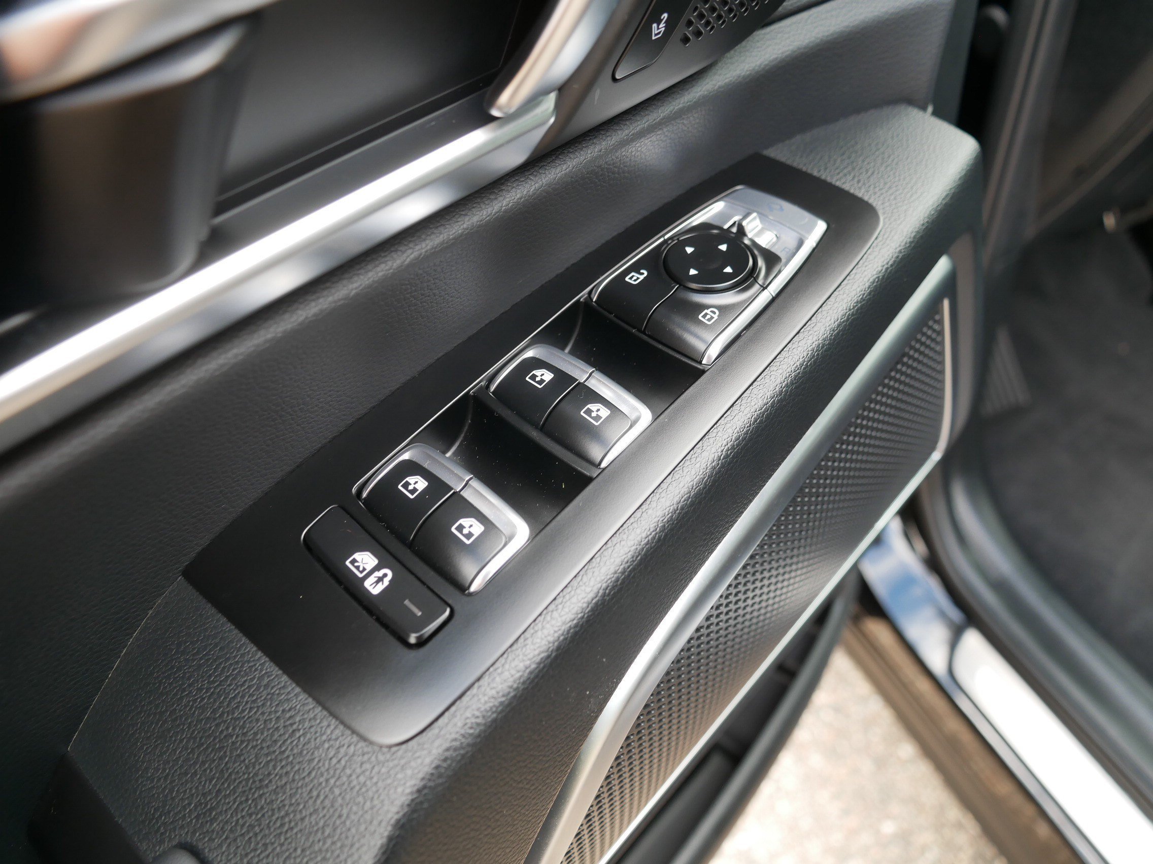 Used 2025 Ebony Black Kia SX-Prestige X-Line image 19