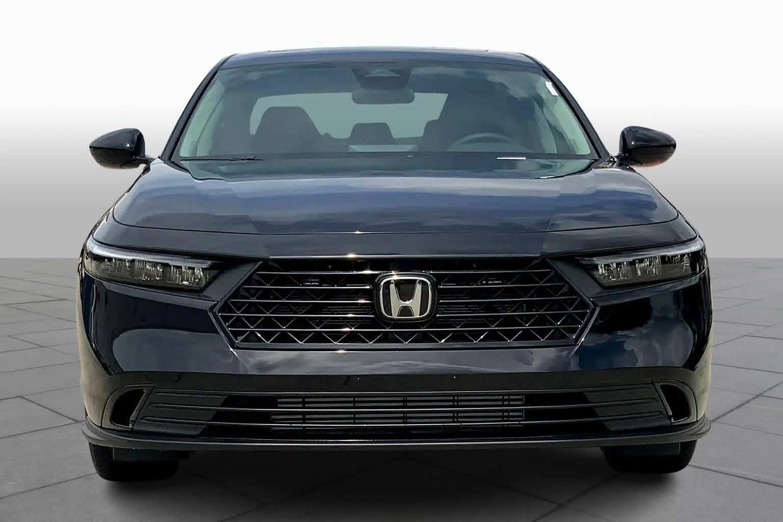 Used 2025 Crystal Black Pearl Honda SE image 3