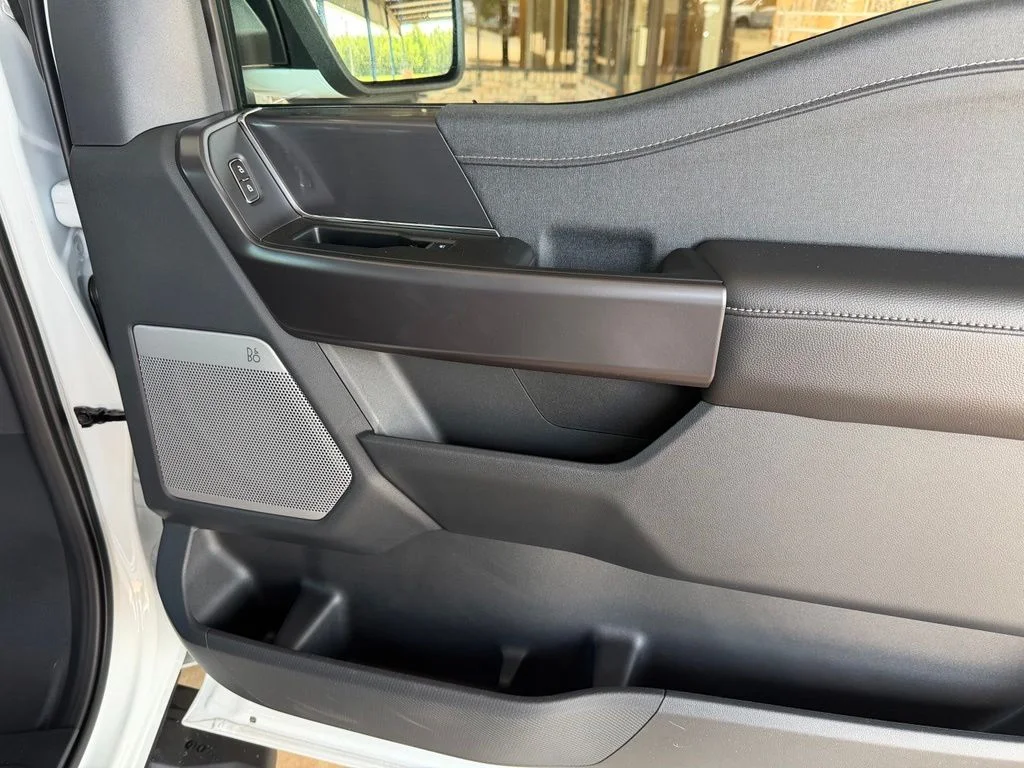 New 2026 Oxford White Ford Lariat® image 34