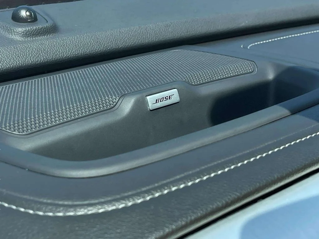 Used 2022 Summit White GMC Elevation image 17