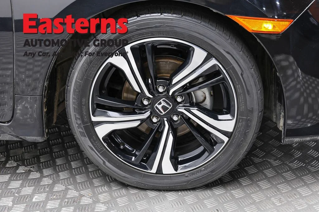 Used 2017 Black Honda Touring image 27