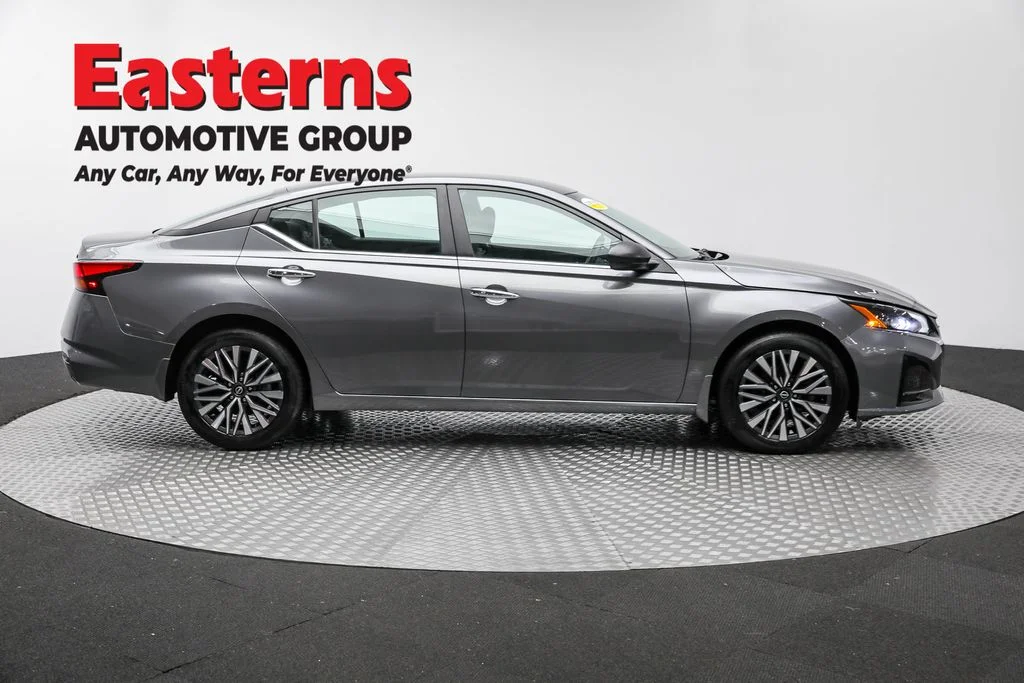 Used 2024 Gray Nissan 2.5 SV image 4