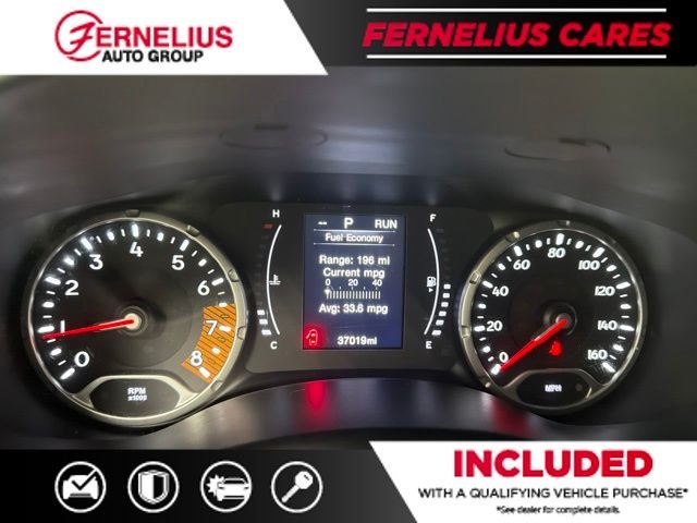 Used 2023 White Jeep Latitude image 40