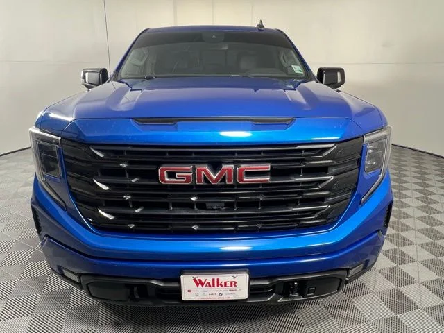 Used 2022 Blue Metallic GMC Elevation image 2