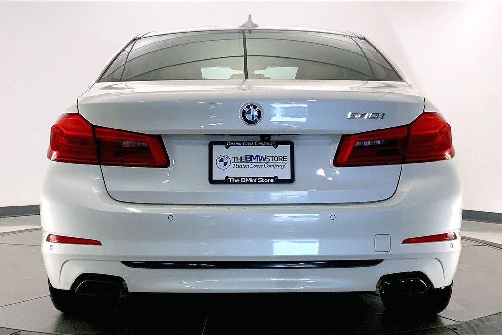 Used 2019 Mineral White Metallic BMW  image 3
