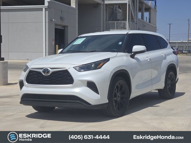 Used 2022 Beige Toyota L image 3