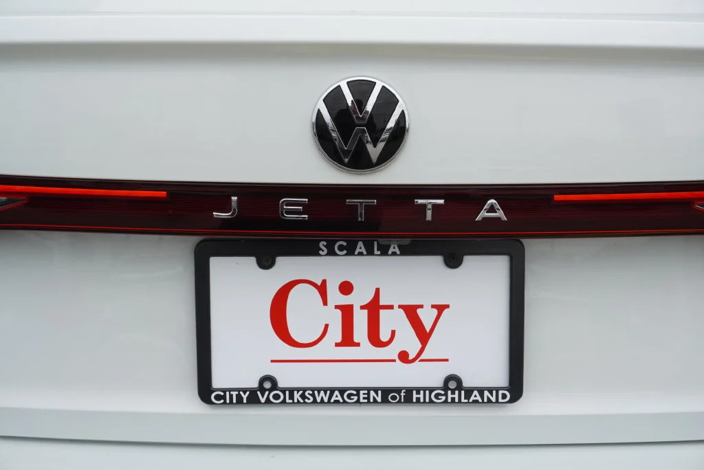 Certified Used 2025 White Volkswagen 1.5T SEL image 36