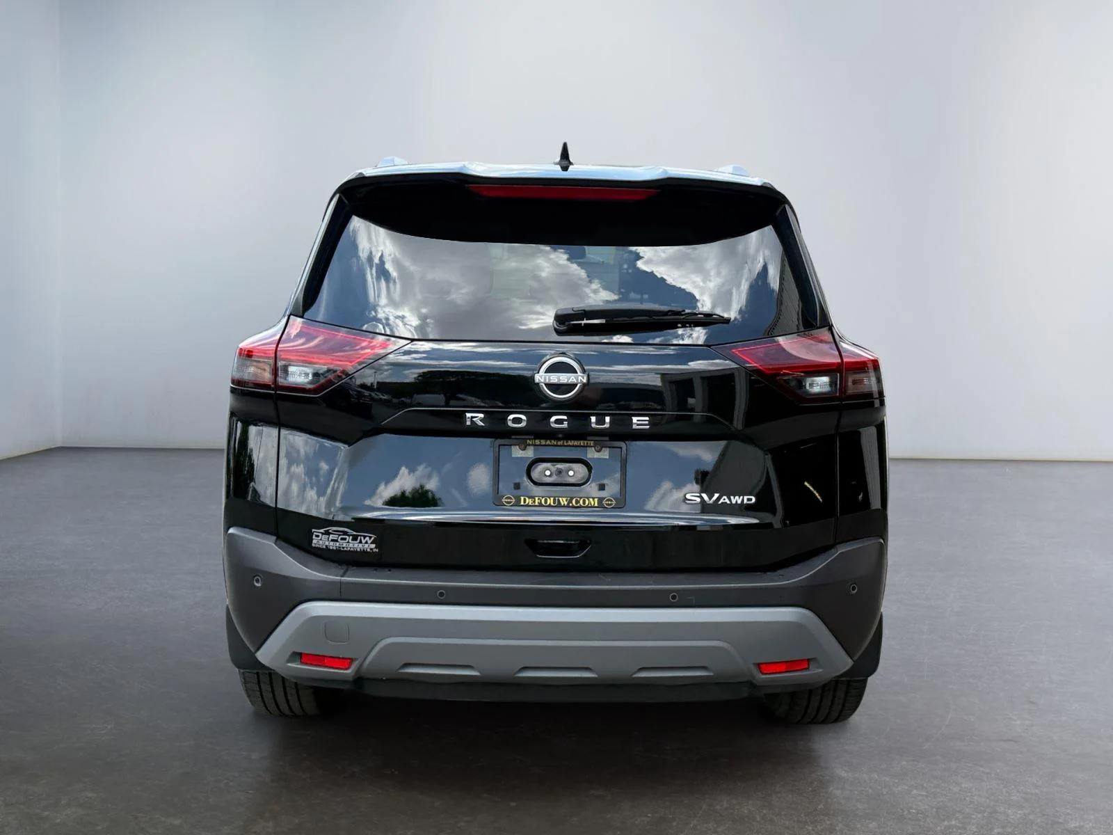 Used 2023 Super Black Nissan SV image 4