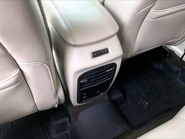 Used 2019 White Lincoln Reserve image 29