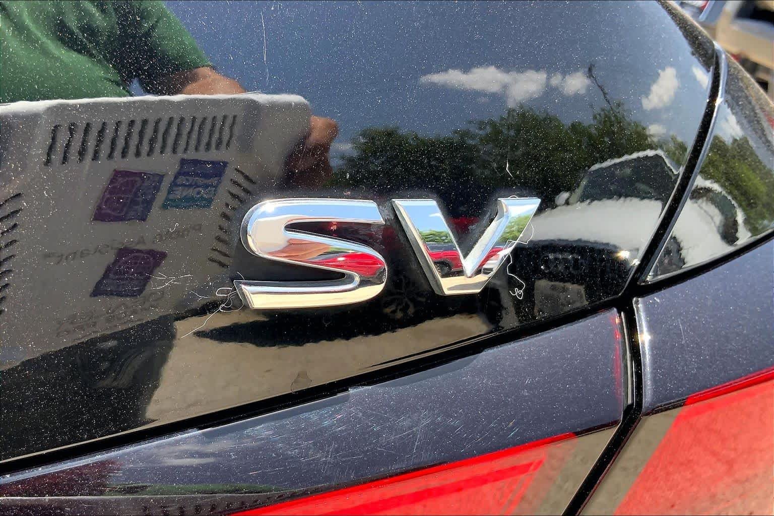 Used 2019 Super Black Nissan 2.5 SV image 10