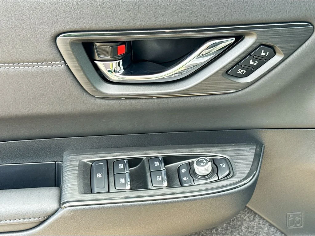 New 2026 ICE SILVER METALLIC Subaru Touring image 21