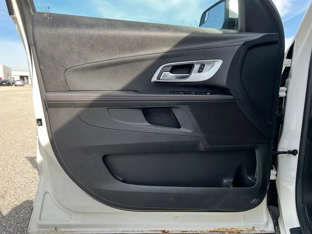 Used 2013 White Chevrolet LT image 13