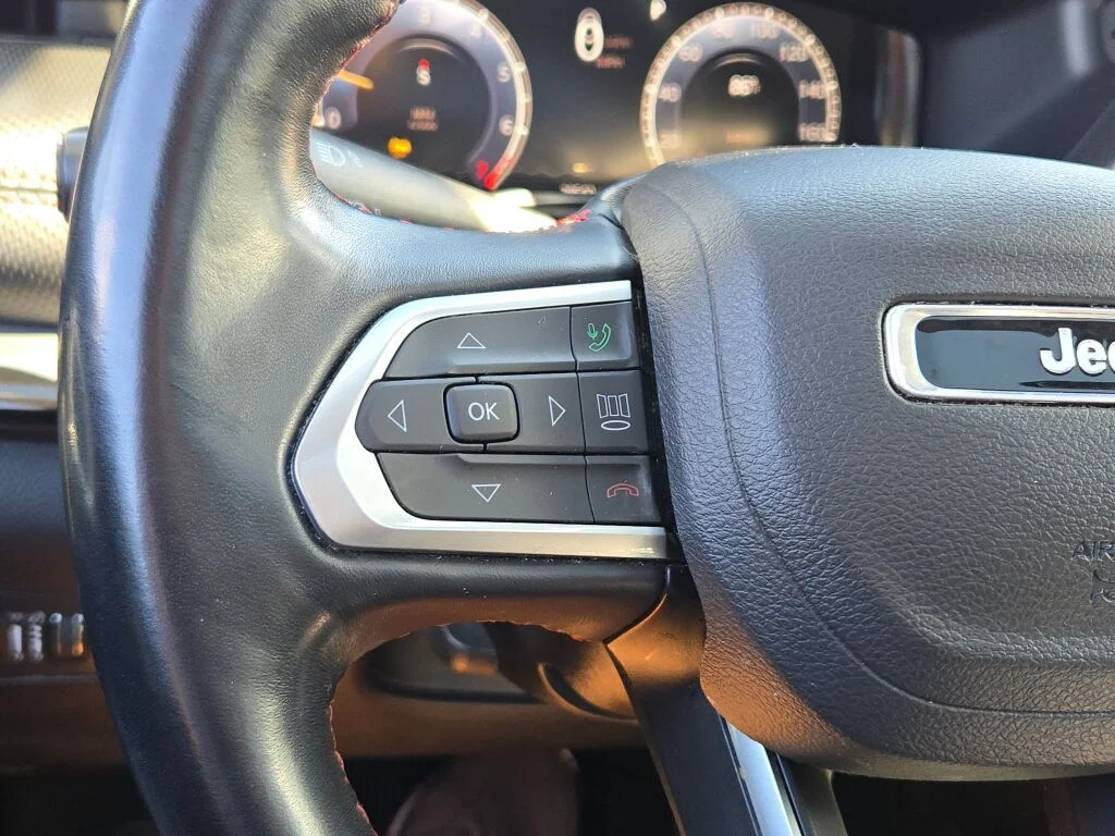 Used 2022 Gray Jeep Trailhawk image 32
