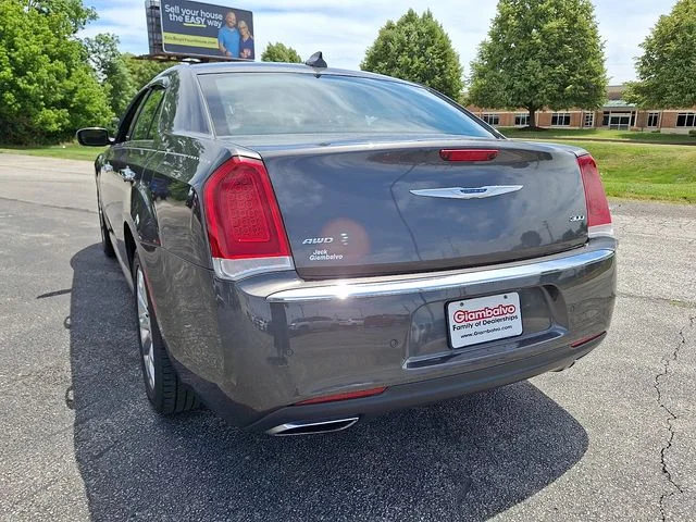 Used 2018 Gray Chrysler Limited image 8