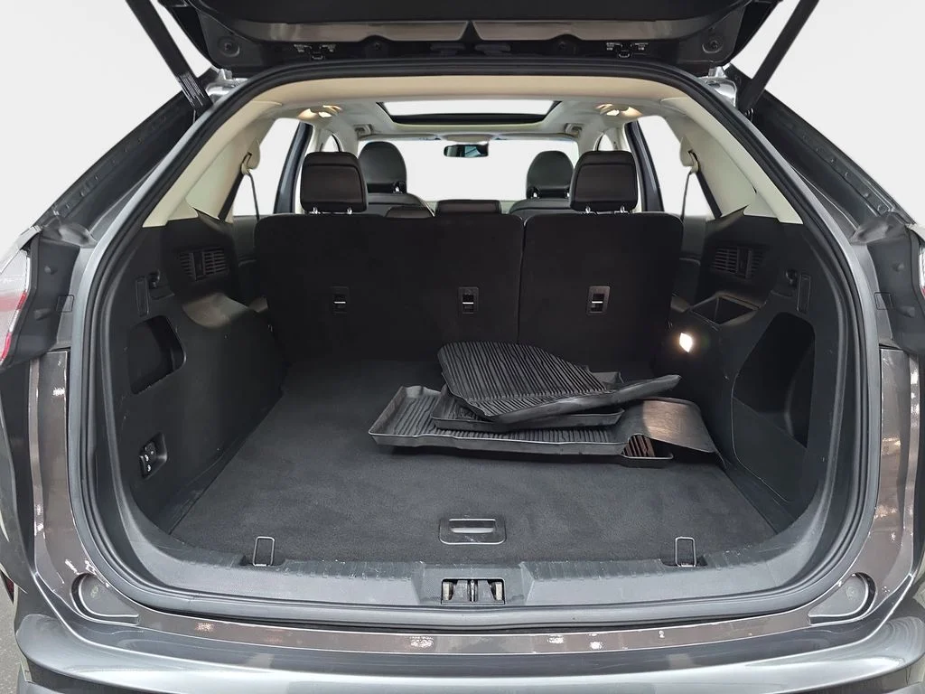 Used 2019 Gray Ford SEL image 14
