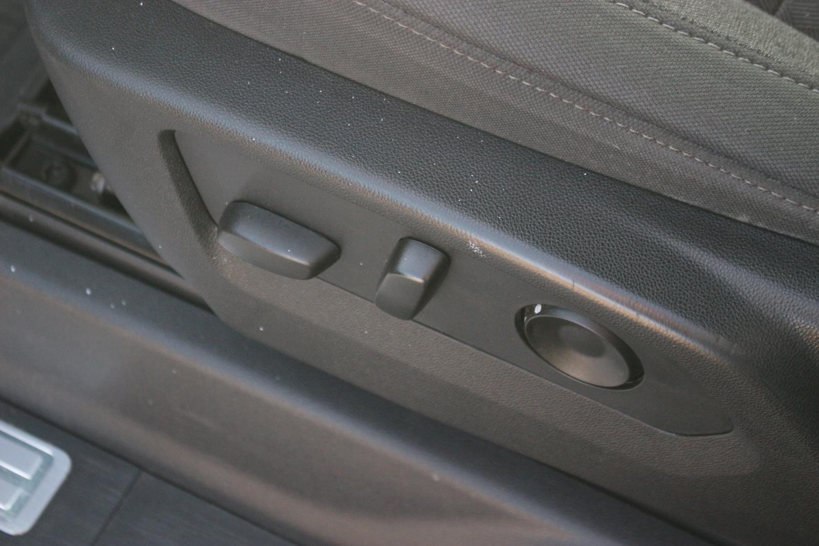 Used 2022 Quicksilver Metallic GMC Elevation image 18