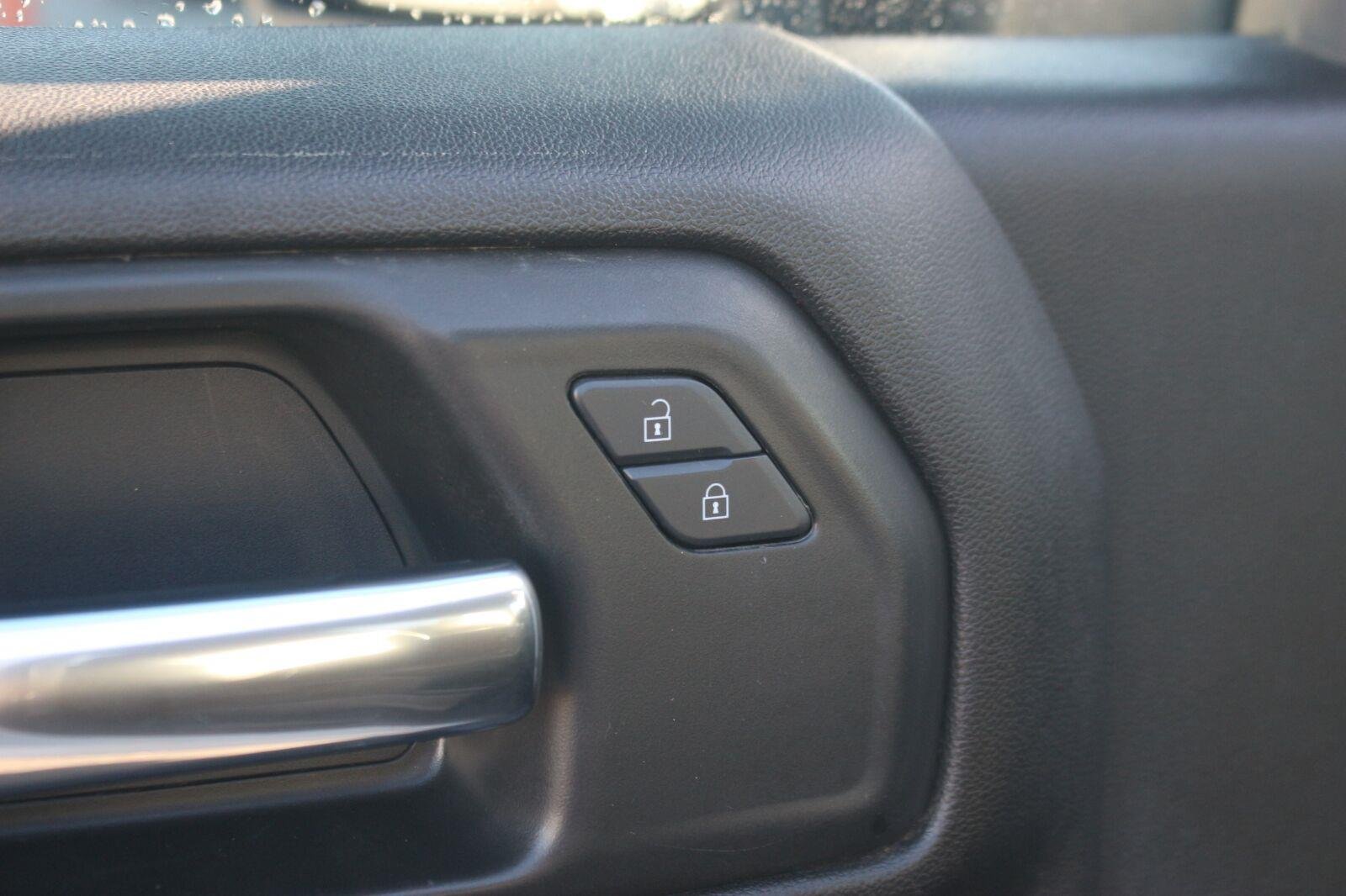 Used 2025 Summit White Chevrolet WT image 14