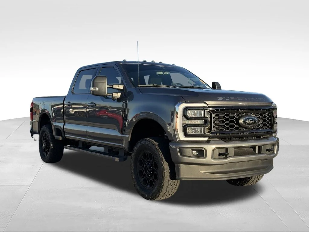 Used 2025 Gray Ford XLT image 29