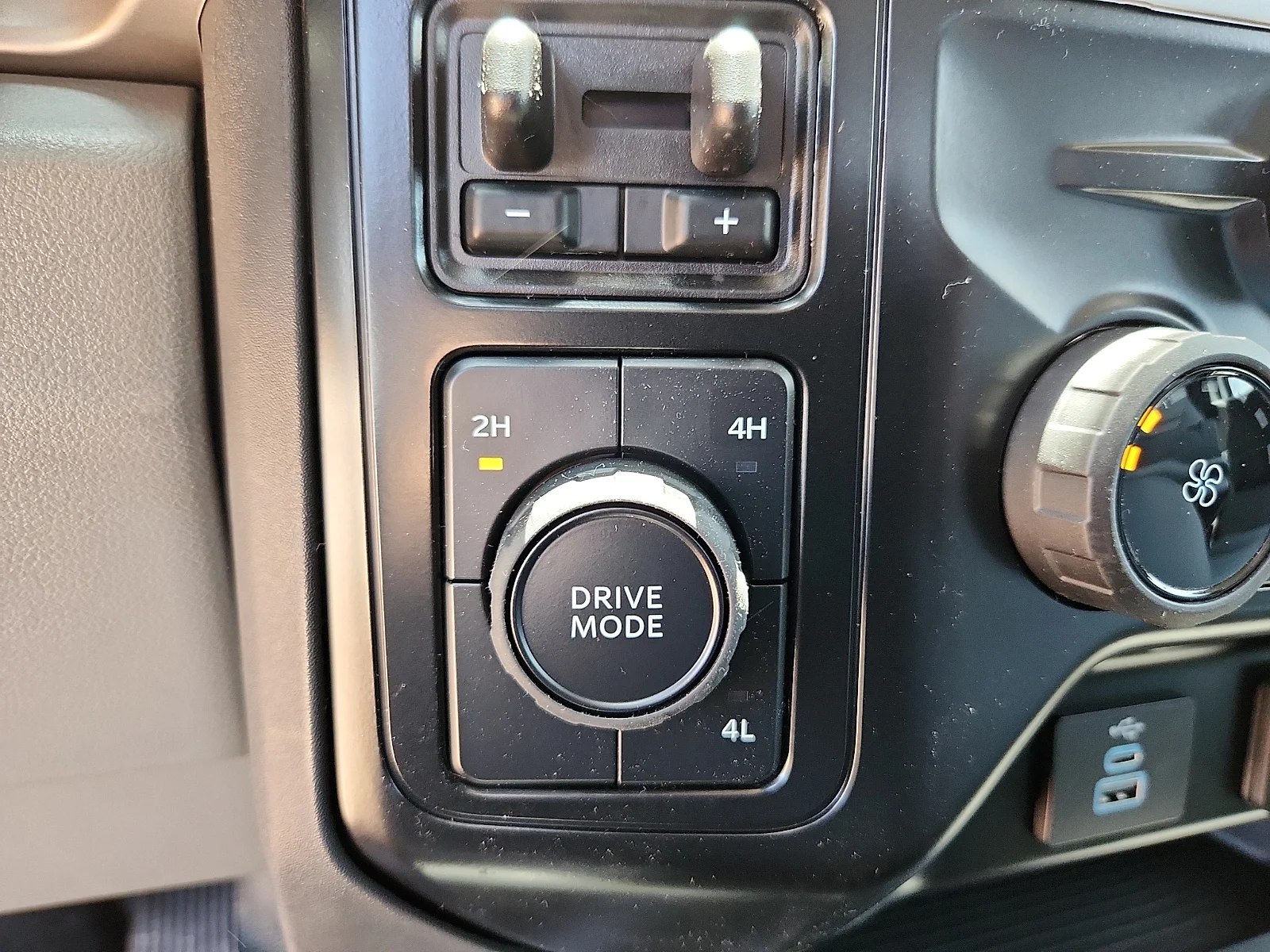 New 2026 Oxford White Ford F-350® XL image 16