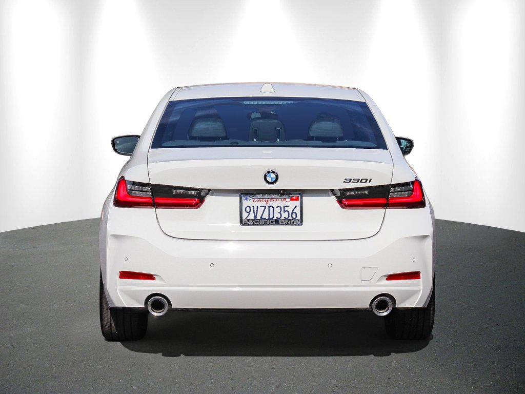 2026 BMW 3 Series photo 5