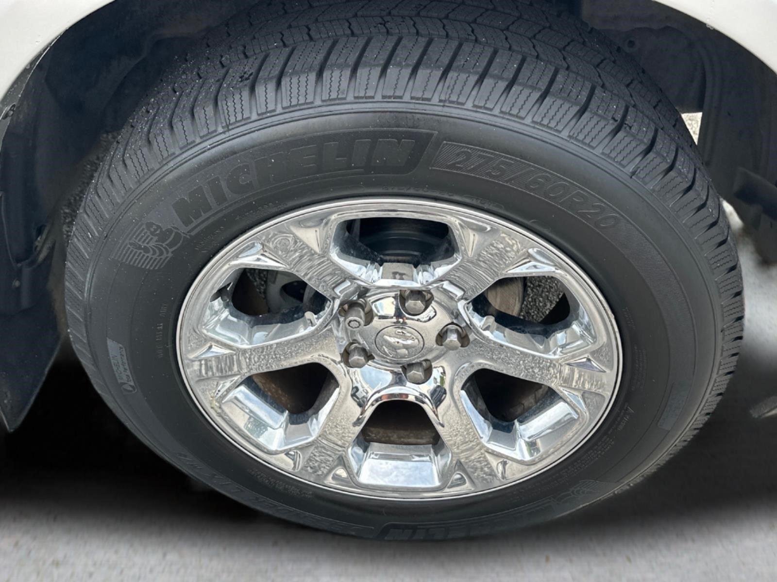 Used 2016 Bright White Clearcoat Ram Laramie image 9
