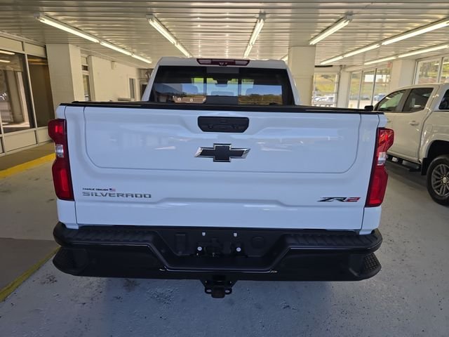 Used 2025 White Chevrolet ZR2 image 4